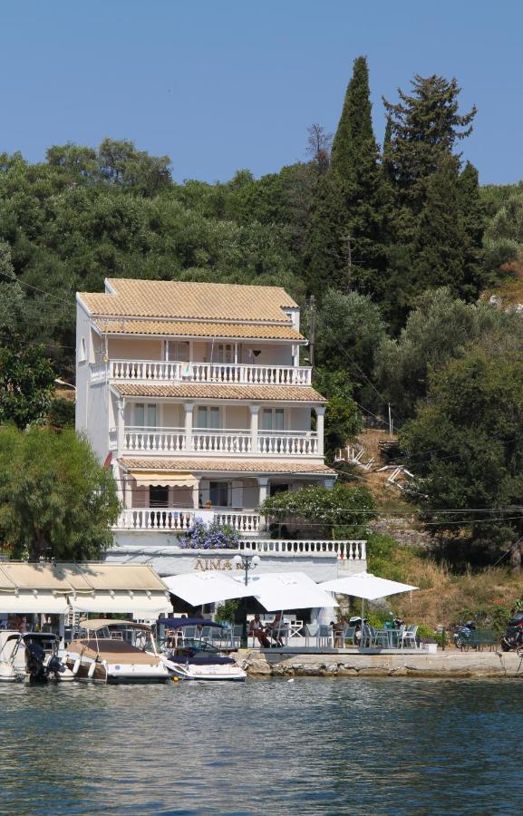 Kassiopi Seafront Elegant Apartments Екстериор снимка
